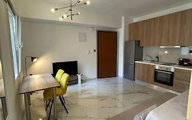 Luxury No1 Ladadika Apartment